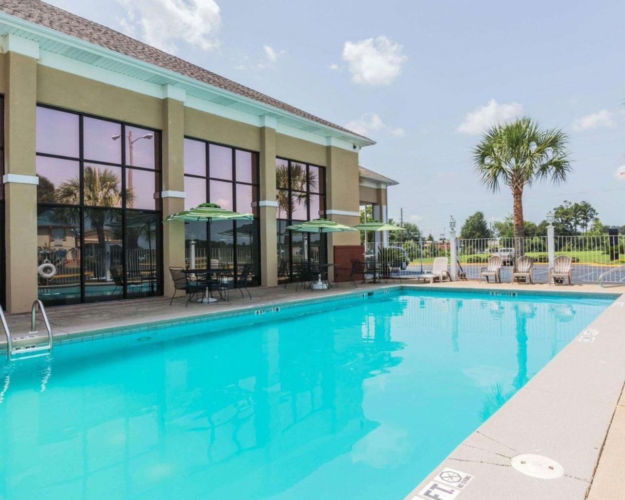 Quality Inn & Suites North Montgomery Exterior photo